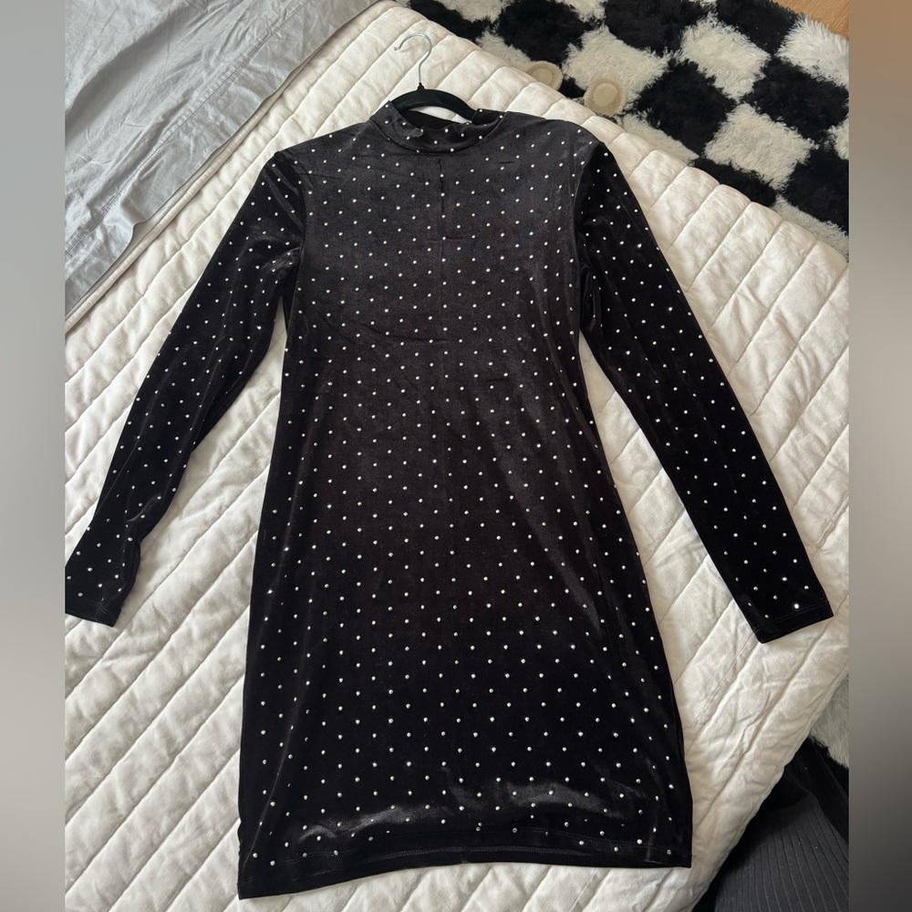 H&M Black and White Long Sleeve Bodycon Dress